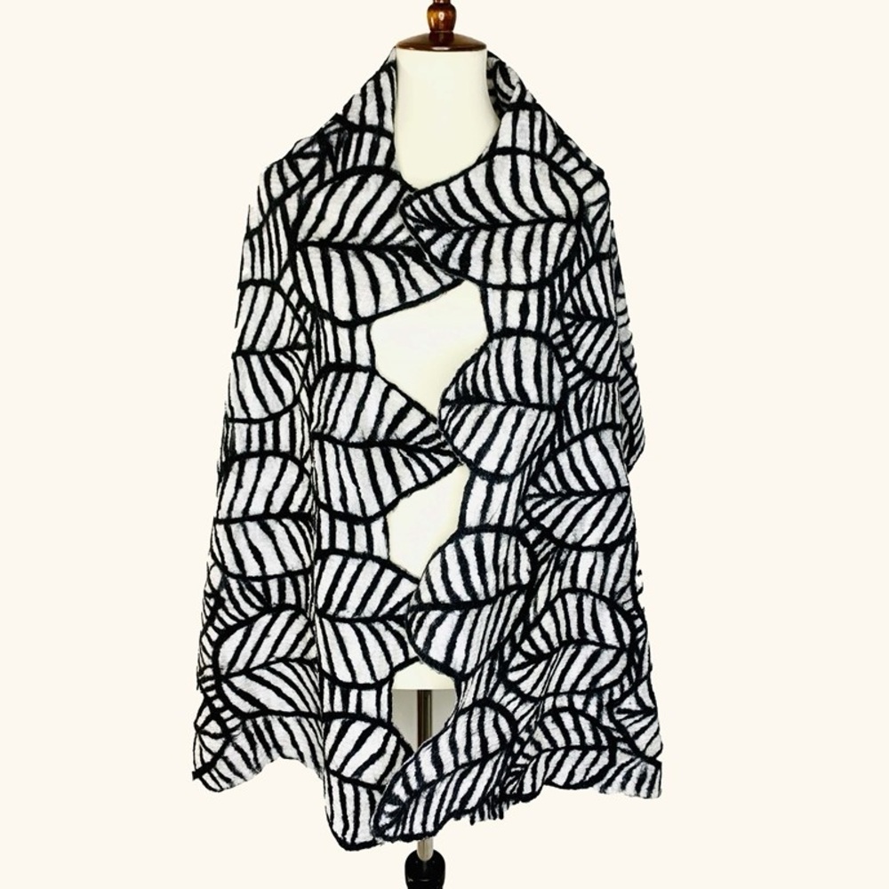 Pomegranate Moon Outlined Leaf Wool Wrap Scarf